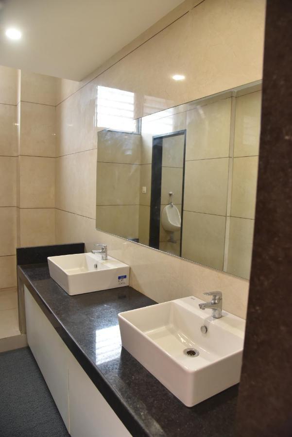 The Oaks Comforts Hubli Exterior foto